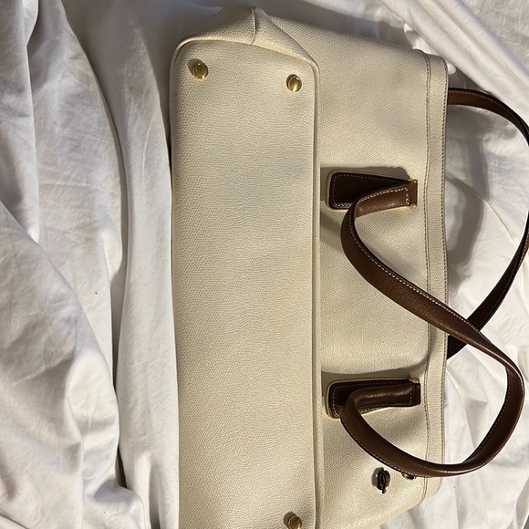 Tumi bag vintage style has many uses for it laptop bag , shoulder bag etc - Picture 4 of 4